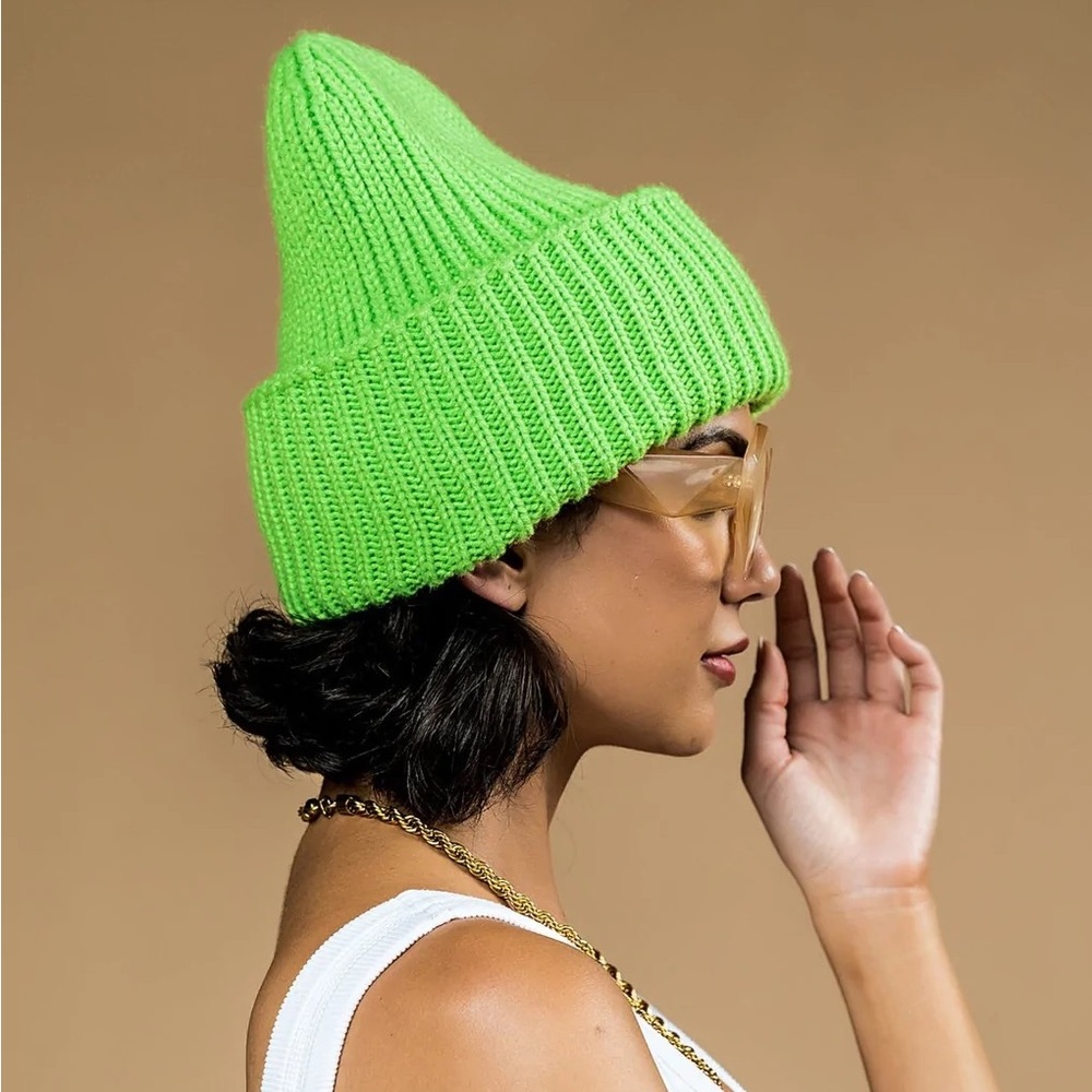 LALA ORIGINAL DESIGN: Grunge Chic Beanie in Matcha